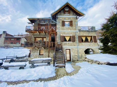 VILLA LORA